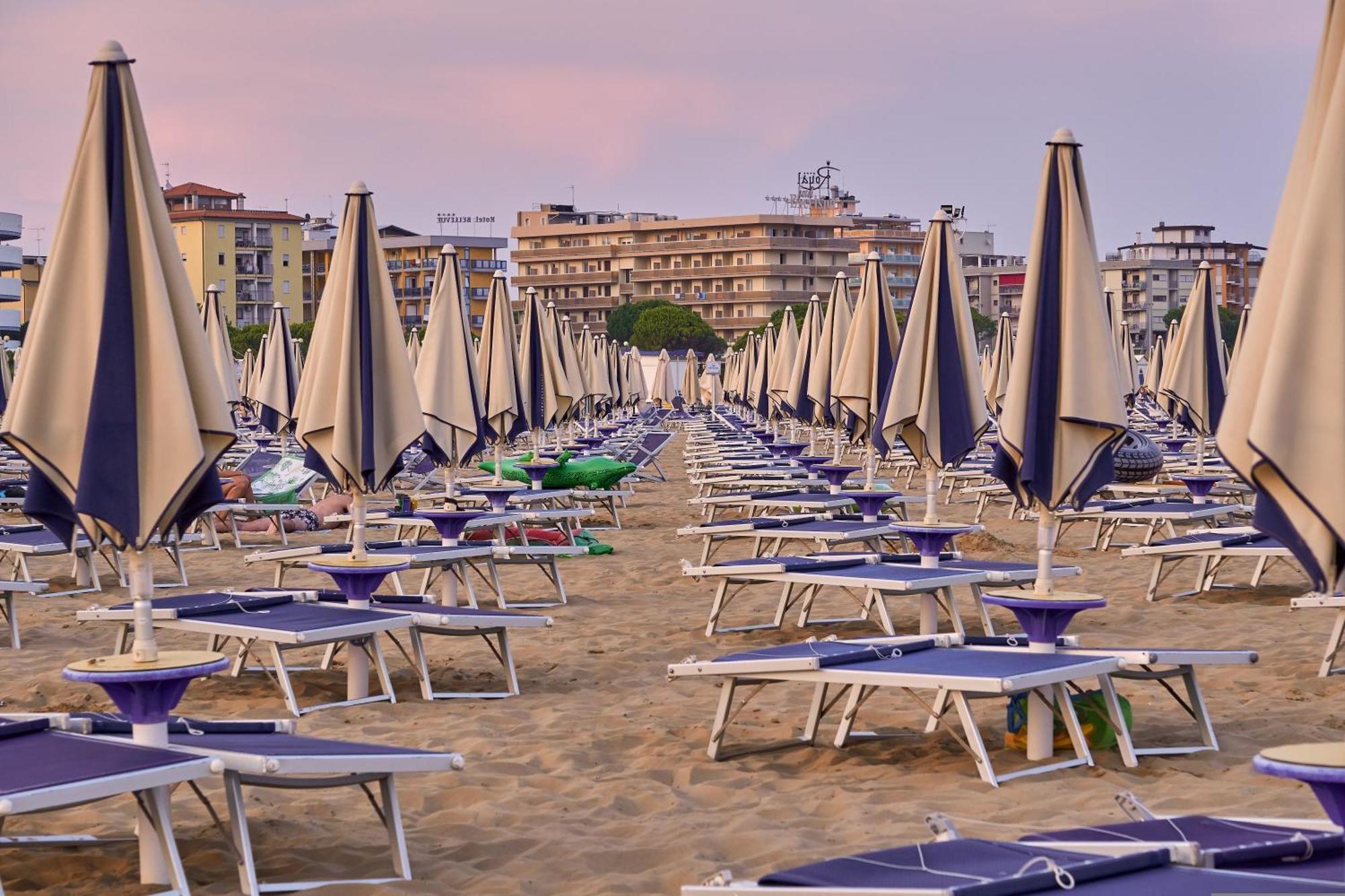Lovely With Fenced Garden And Pool Appartamento Bibione